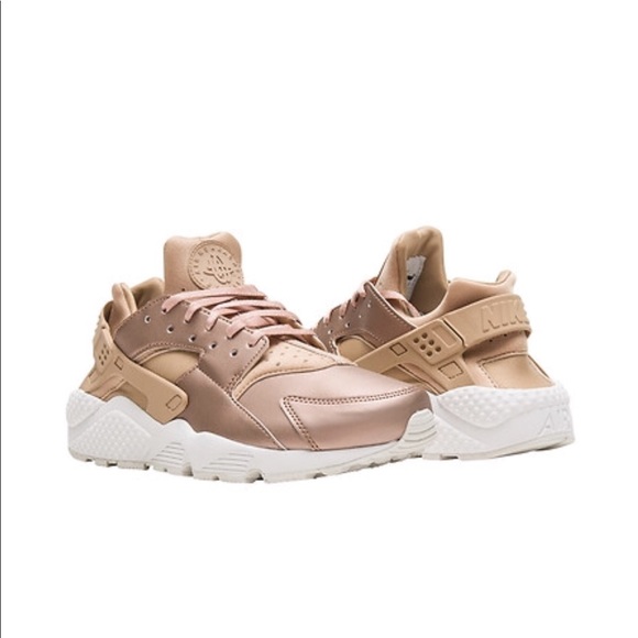 Rare Brand New Nike Women’s Huaraches in Rose Gold - Picture 4 of 5
